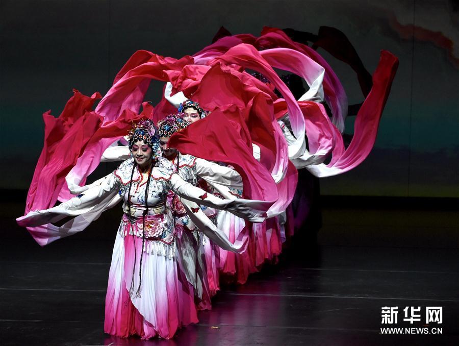 “我爱北京——市民新春联欢会”在国家大剧院举行