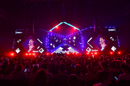 真唱巡演火热开唱 张韶涵于文文全场合唱燃爆