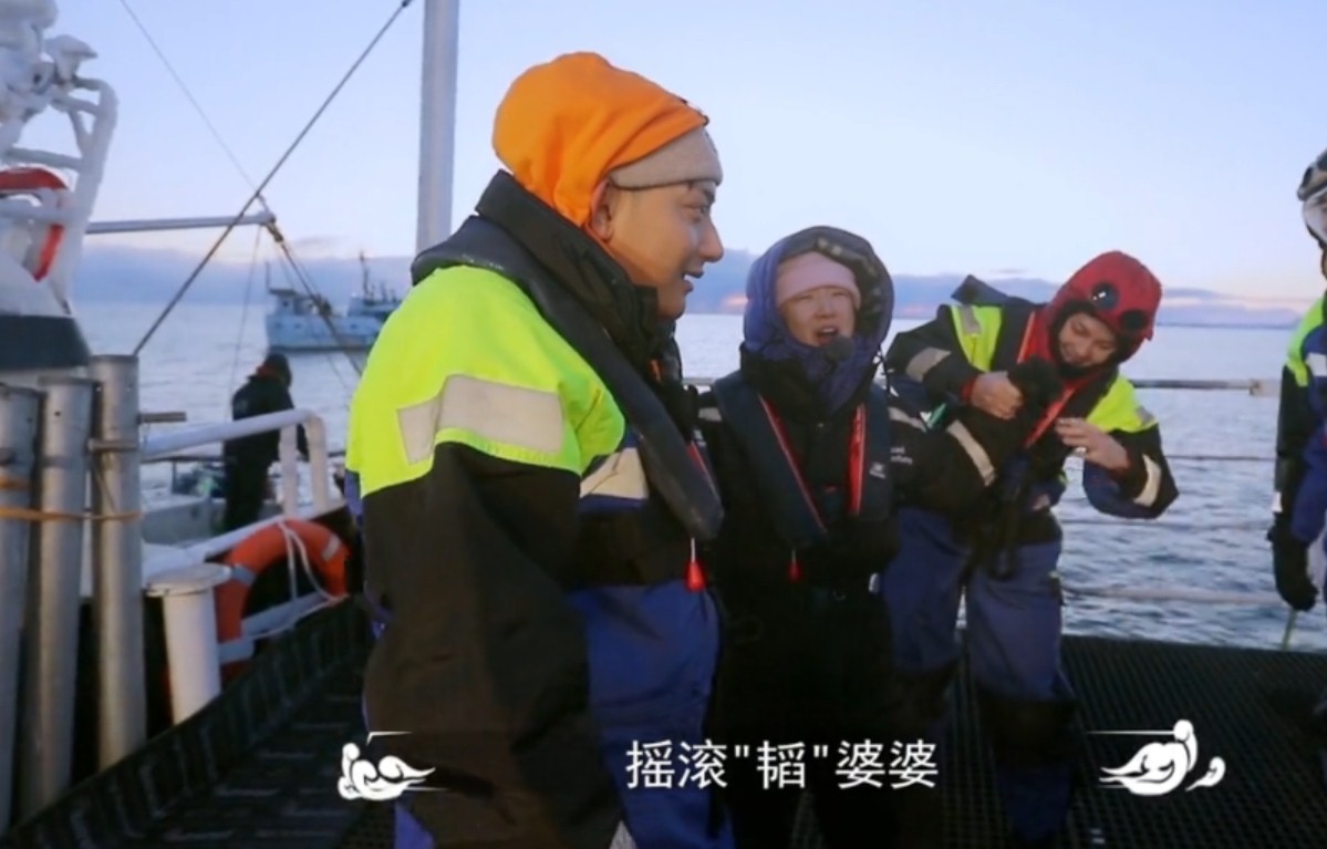 华为《小小的追球》 (1).jpg