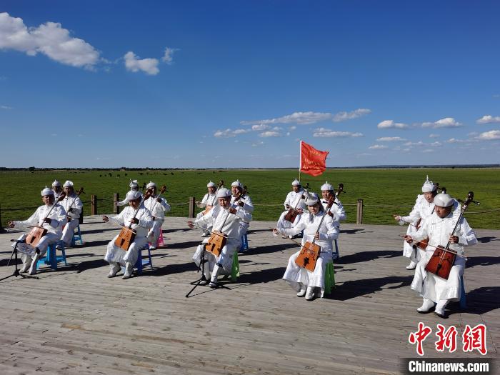 通讯：从草原到剧院中国内蒙古马头琴交响乐“奏”出世界风