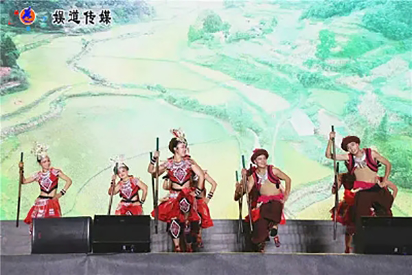 观中国舞蹈家夏冰又一力作《阿依踩》的联想