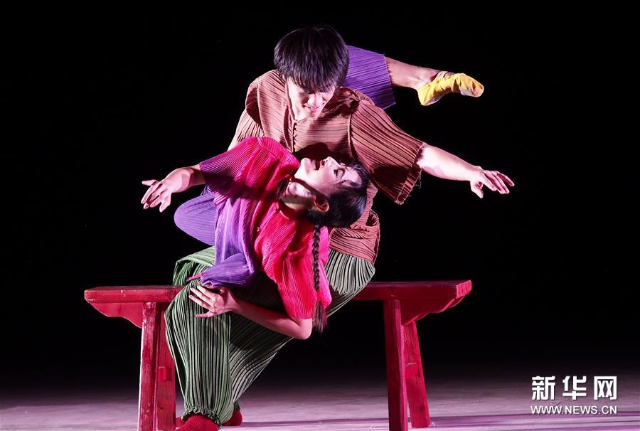 （文化）（1）第十二届中国舞蹈“荷花奖”入围舞剧《石榴花开》在上海演出