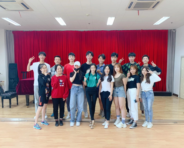 表演专业的学生学什么 1edd7493-70fa-4fa8-a255-c5b45dcbb4d1.png