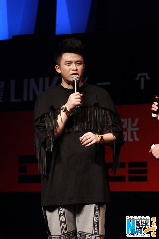朱寰首张EP发布 杨钰莹陈明张瑶送祝福