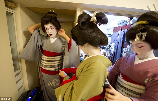 男性艺妓