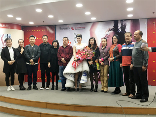 乌兰托娅第十张专辑面世 全国签唱会在即 乌兰托娅第十张专辑面世 全国签唱会在即