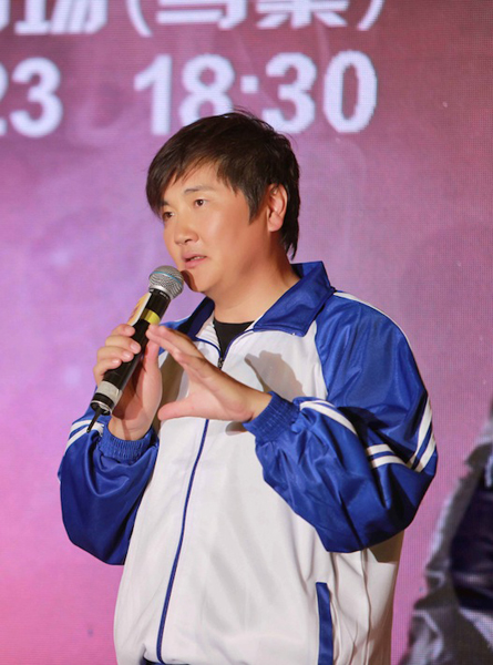 孙楠“飞鸟毕业会”鸟巢开唱 校服出场畅聊校园生活 孙楠“飞鸟毕业会”鸟巢开唱 校服出场畅聊校园生活